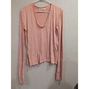 Super soft long sleeve peach crew neck top w/thumb holes by We The Free size M